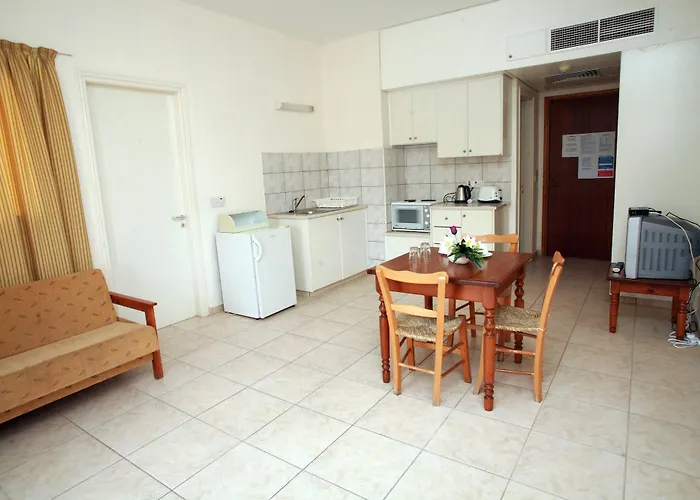 Aparthotel New York Plaza Paphos