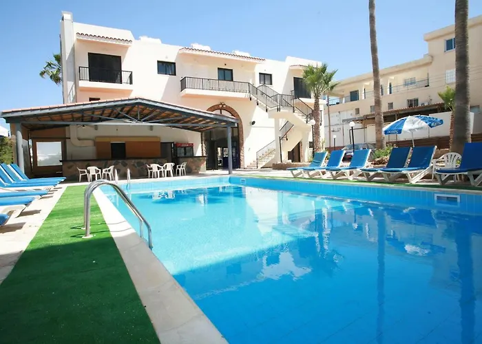 New York Plaza 3* Paphos