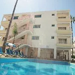 Aparthotel New York Plaza Paphos