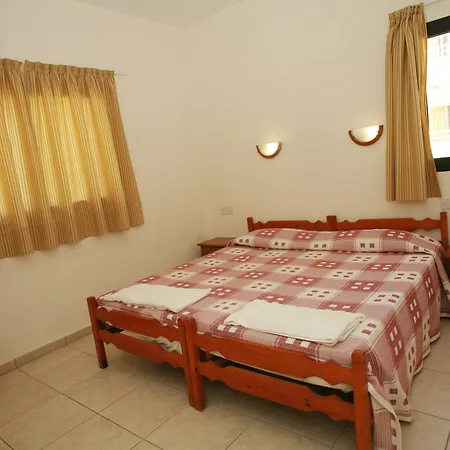 Hotel apartamentowy New York Plaza 3*