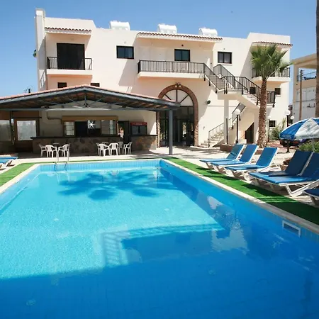 New York Plaza Aparthotel 3*