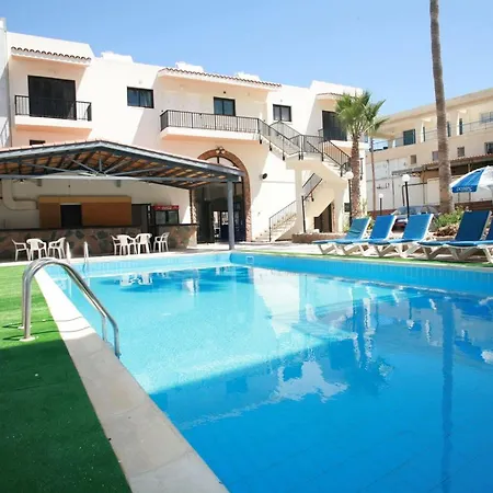 New York Plaza 3* Paphos