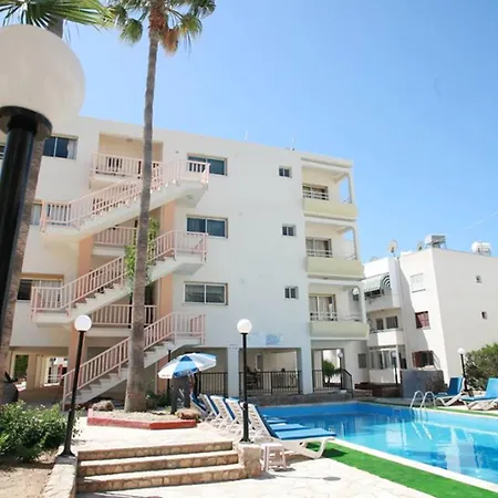 Hotel apartamentowy New York Plaza Pafos