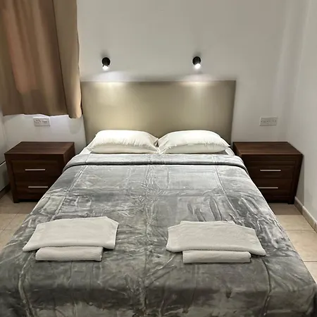 Apartahotel New York Plaza Paphos