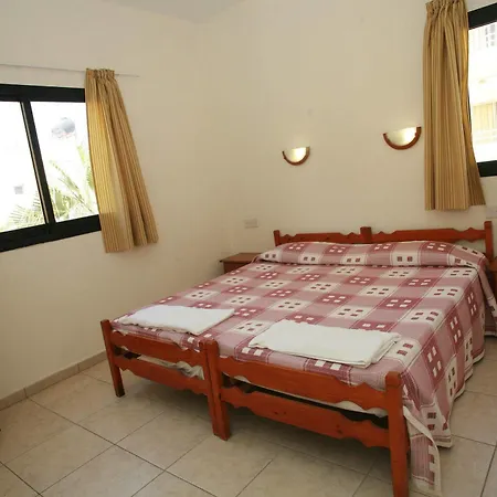 Aparthotel New York Plaza Paphos