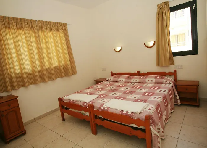 Aparthotel New York Plaza 3*