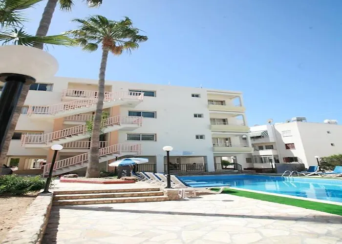 New York Plaza 3* Paphos