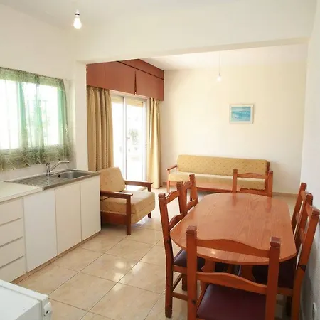 New York Plaza מלון דירות 3*