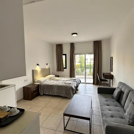 מלון דירות New York Plaza 3*