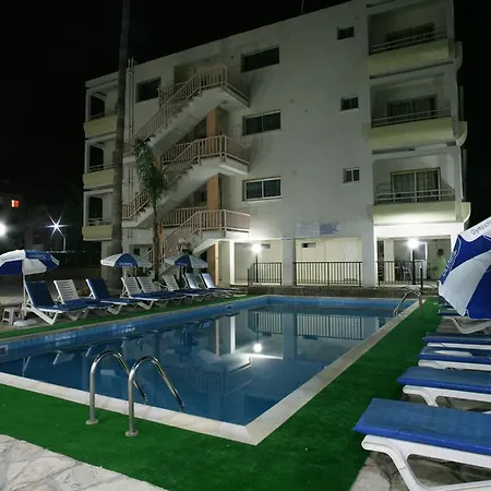 מלון דירות New York Plaza