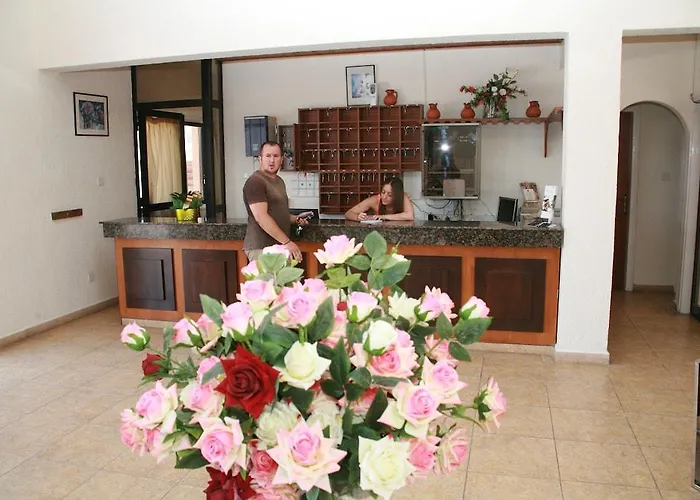 New York Plaza Apartmanhotel Paphos