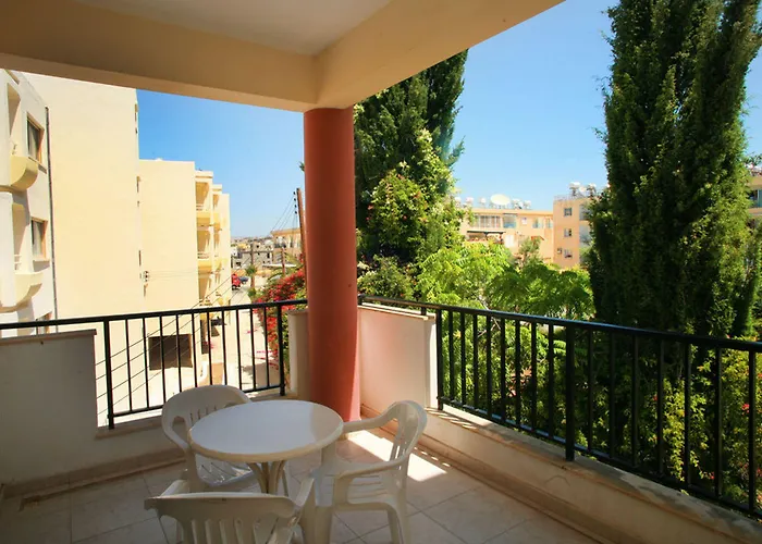 New York Plaza Apartmanhotel Paphos