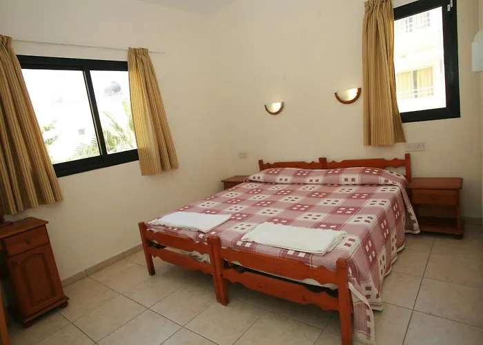 Apartmanhotel New York Plaza Paphos